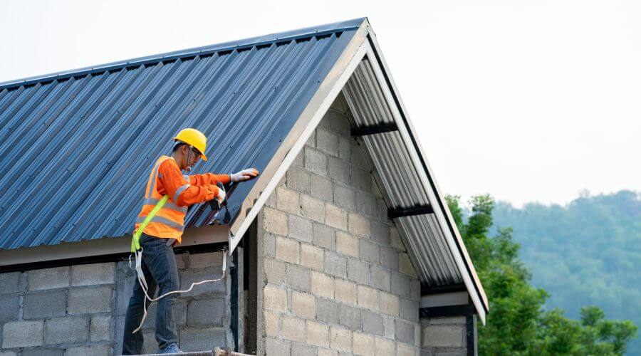 Professional gutter cleaning in Demopolis, AL